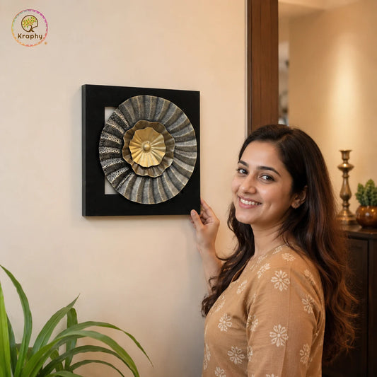 Iron And Mdf Wood Framed Leaf Wall Art In Gold & Black