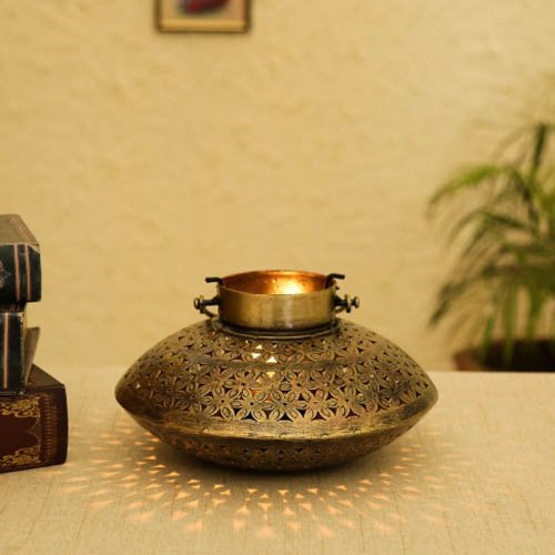 Multicolor Metal Candle Holder Handi With Handle