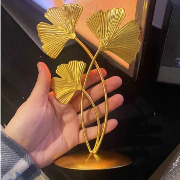 Kraphy Metal Genko Leaf Table Decor Showpiece image