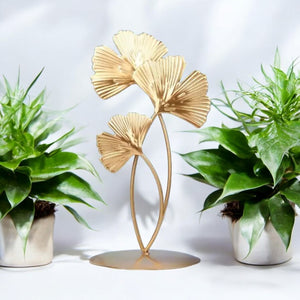 Kraphy Metal Genko Leaf Table Decor Showpiece