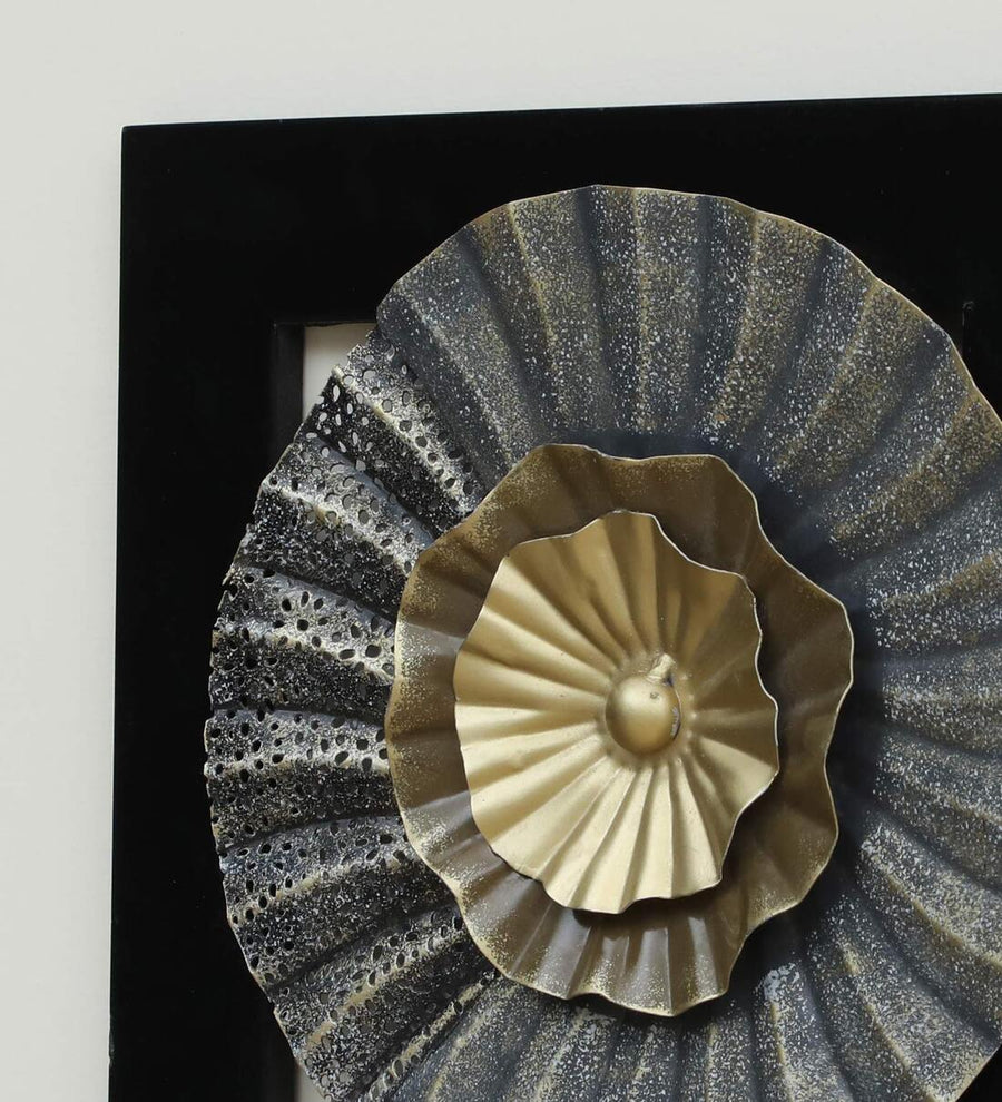Iron And Mdf Wood Framed Leaf Wall Art In Gold & Black