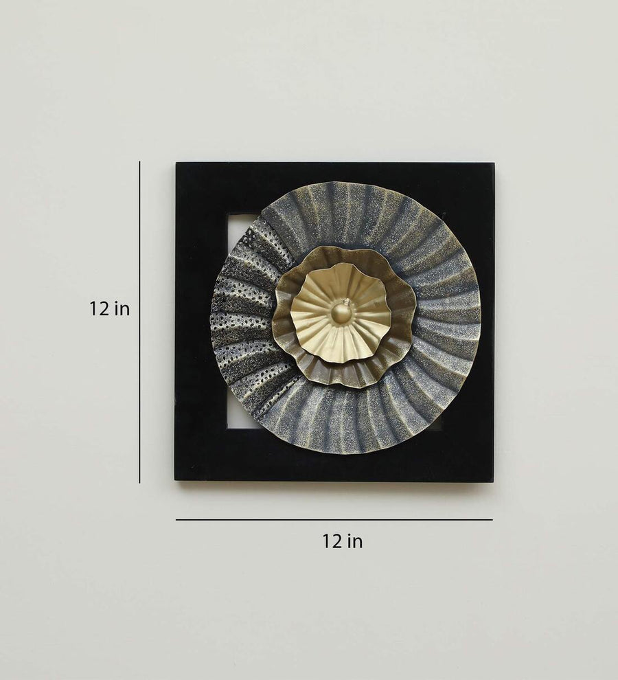 Iron And Mdf Wood Framed Leaf Wall Art In Gold & Black