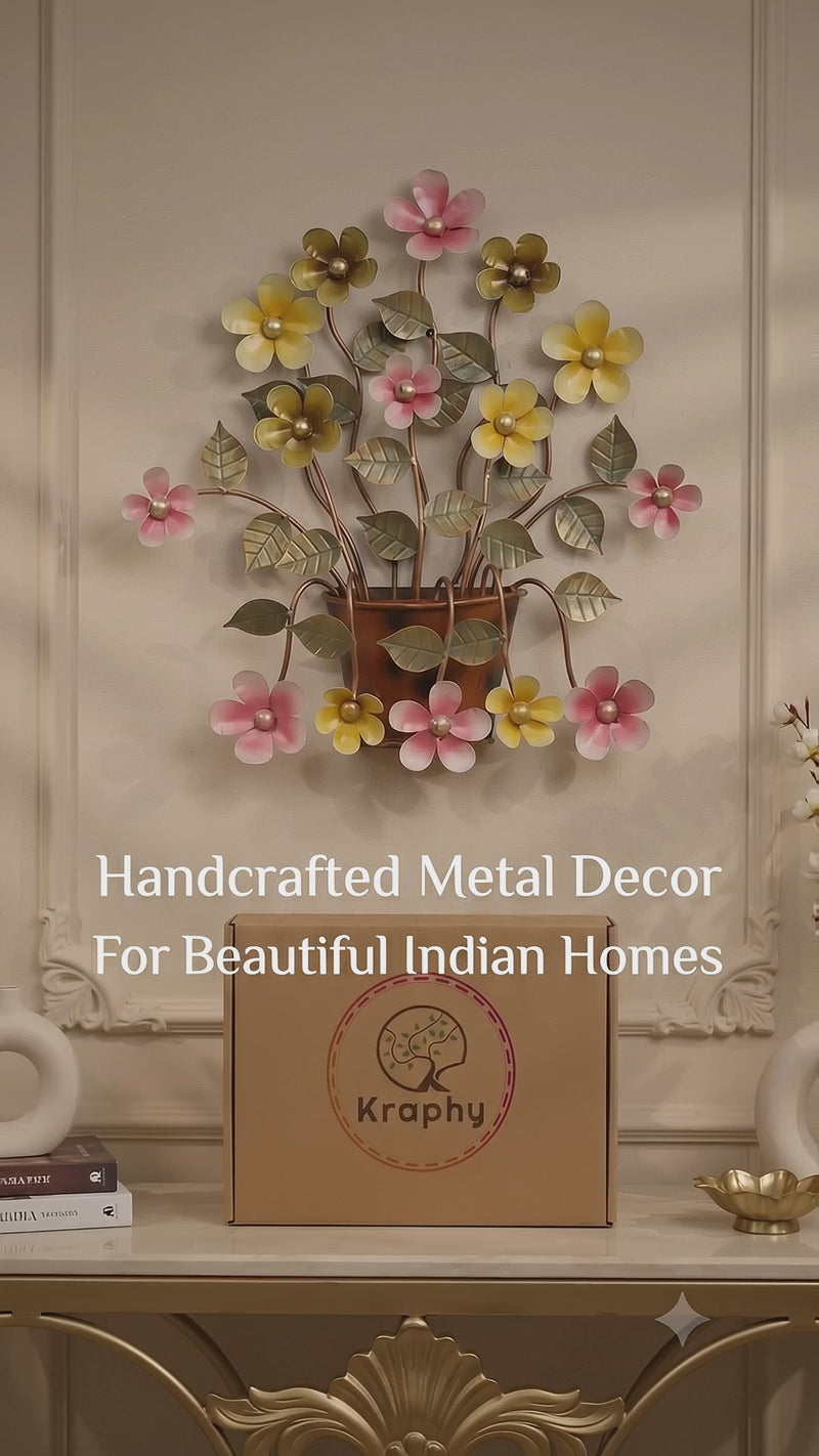 White Iron Buck Flower Wall Art detail 2